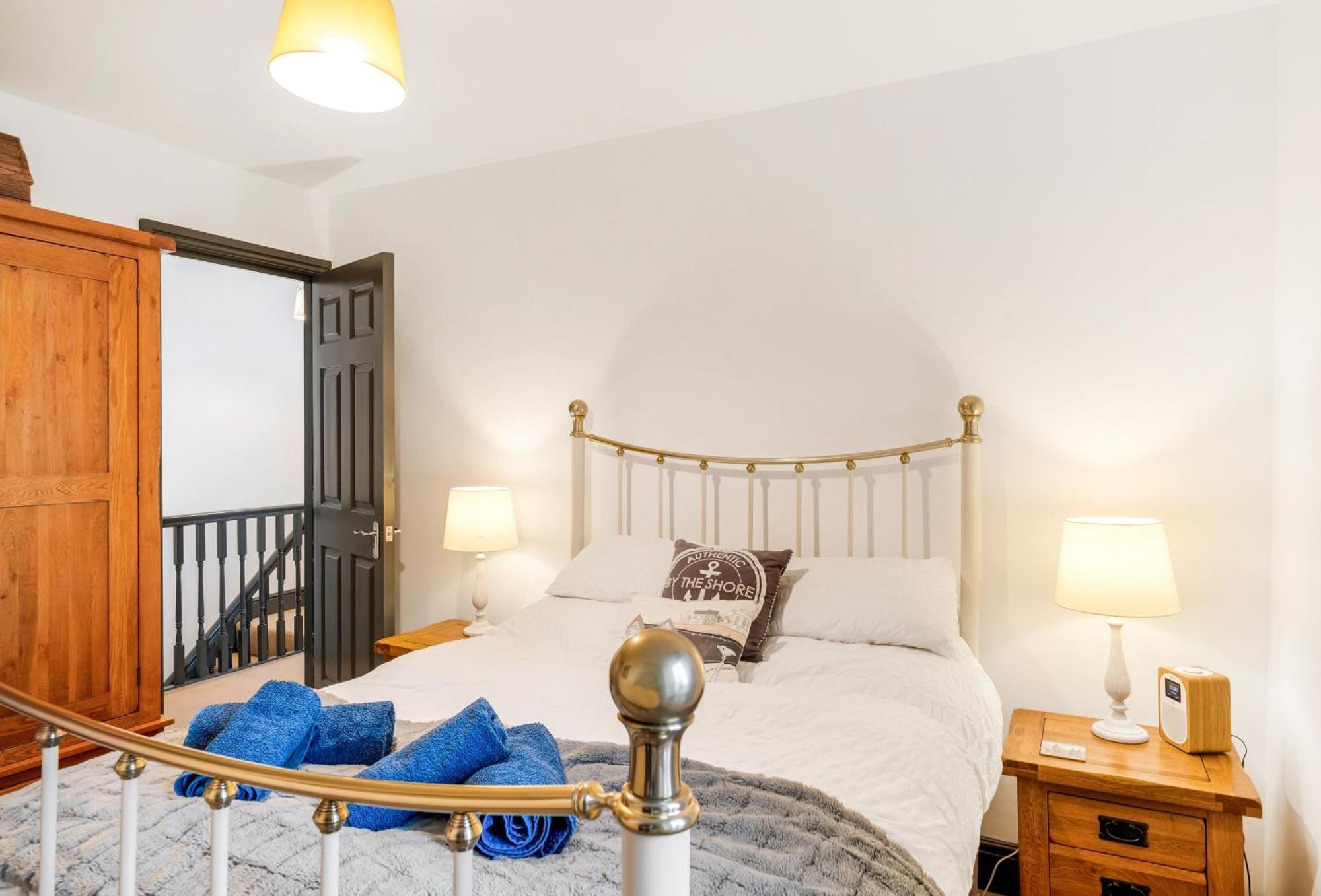 Journeys End With Stunning Sea Views From The Headland Villa Coverack Exterior photo